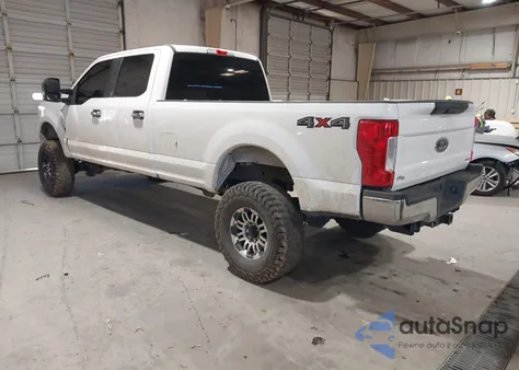 2017 Ford F-250 Xl из США, поврежденный, VIN 1FT7W2B69HEE11955